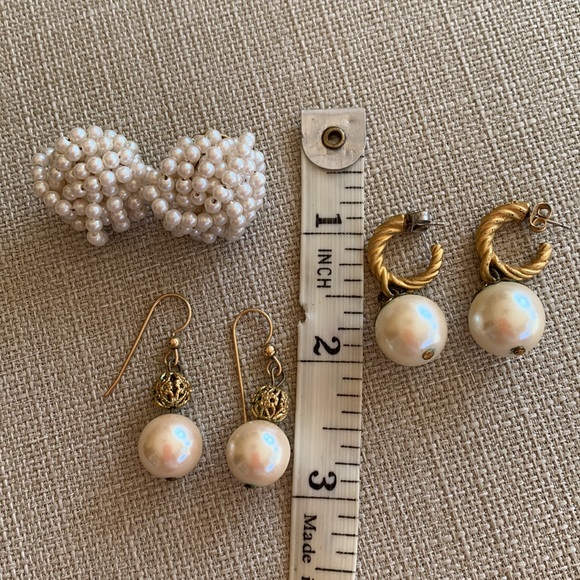 Set of 3 pearl look earrings - Picture 2 of 5